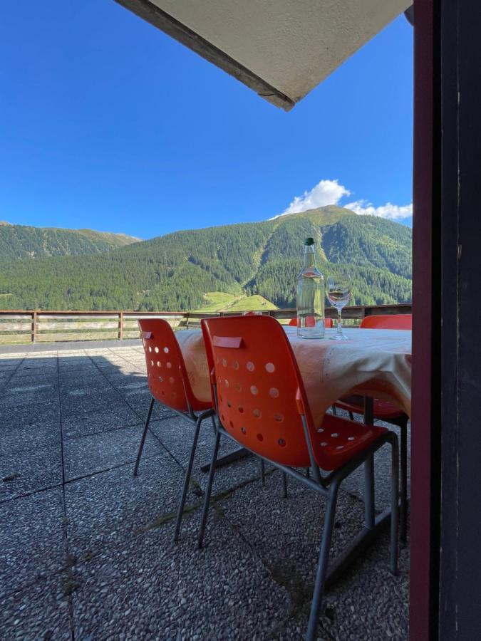 Hotel Restaurant Gommerhof Reckingen Eksteriør bilde