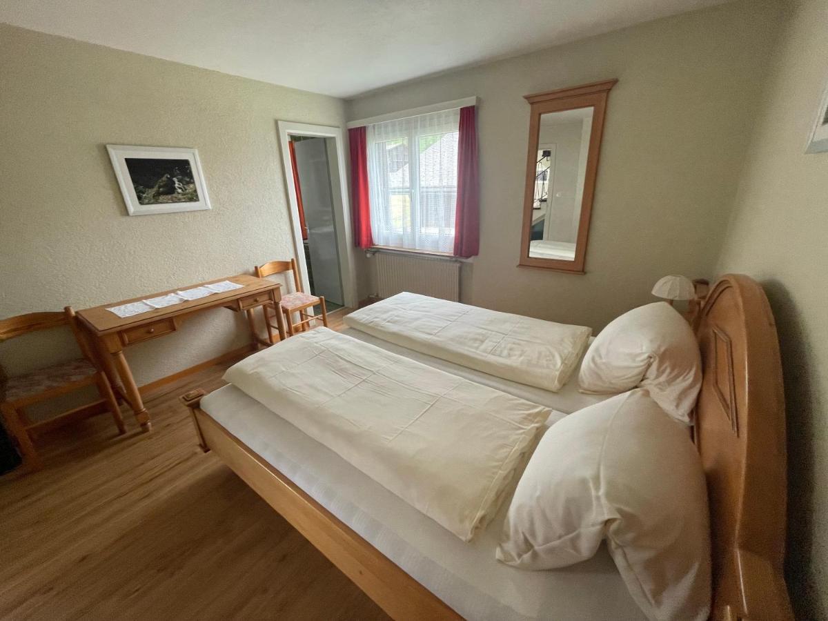 Hotel Restaurant Gommerhof Reckingen Rom bilde