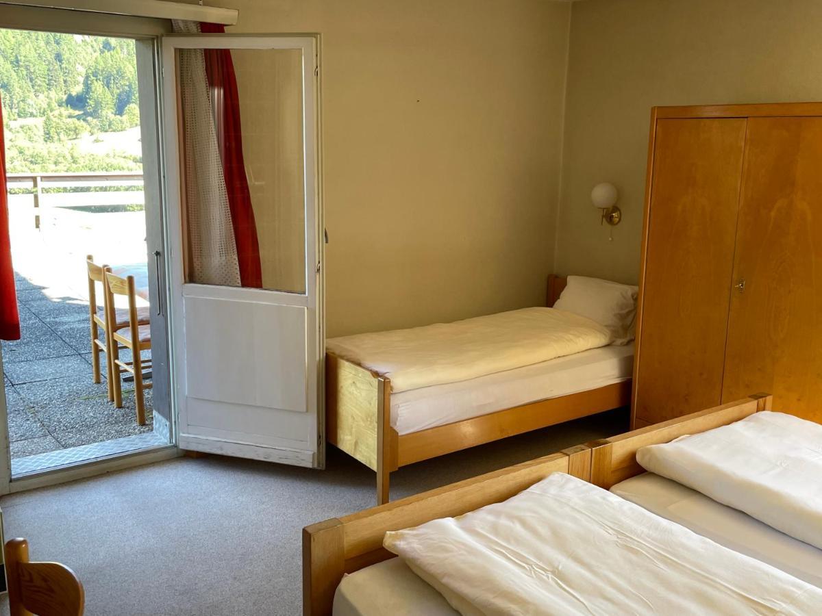 Hotel Restaurant Gommerhof Reckingen Rom bilde