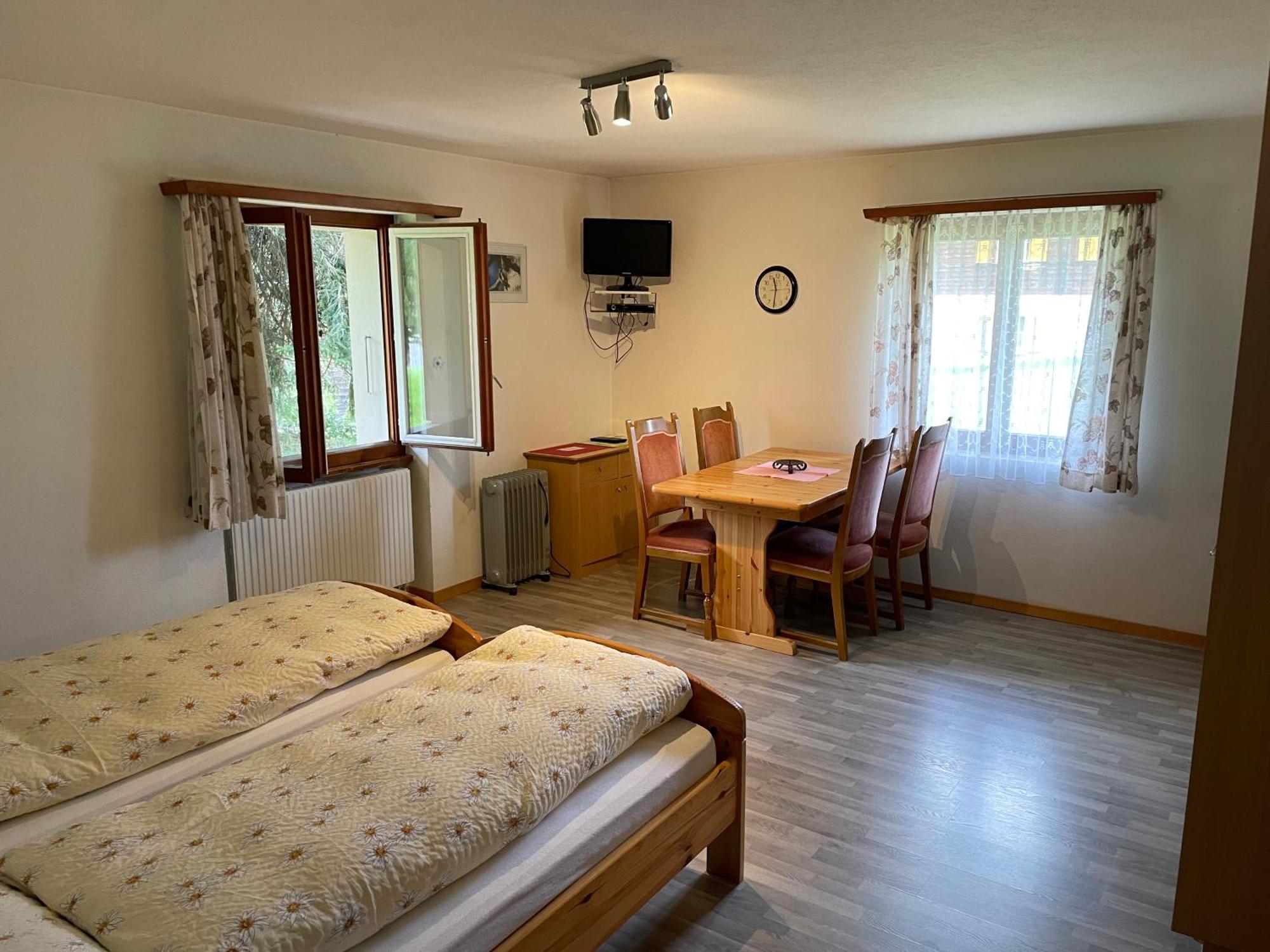 Hotel Restaurant Gommerhof Reckingen Rom bilde