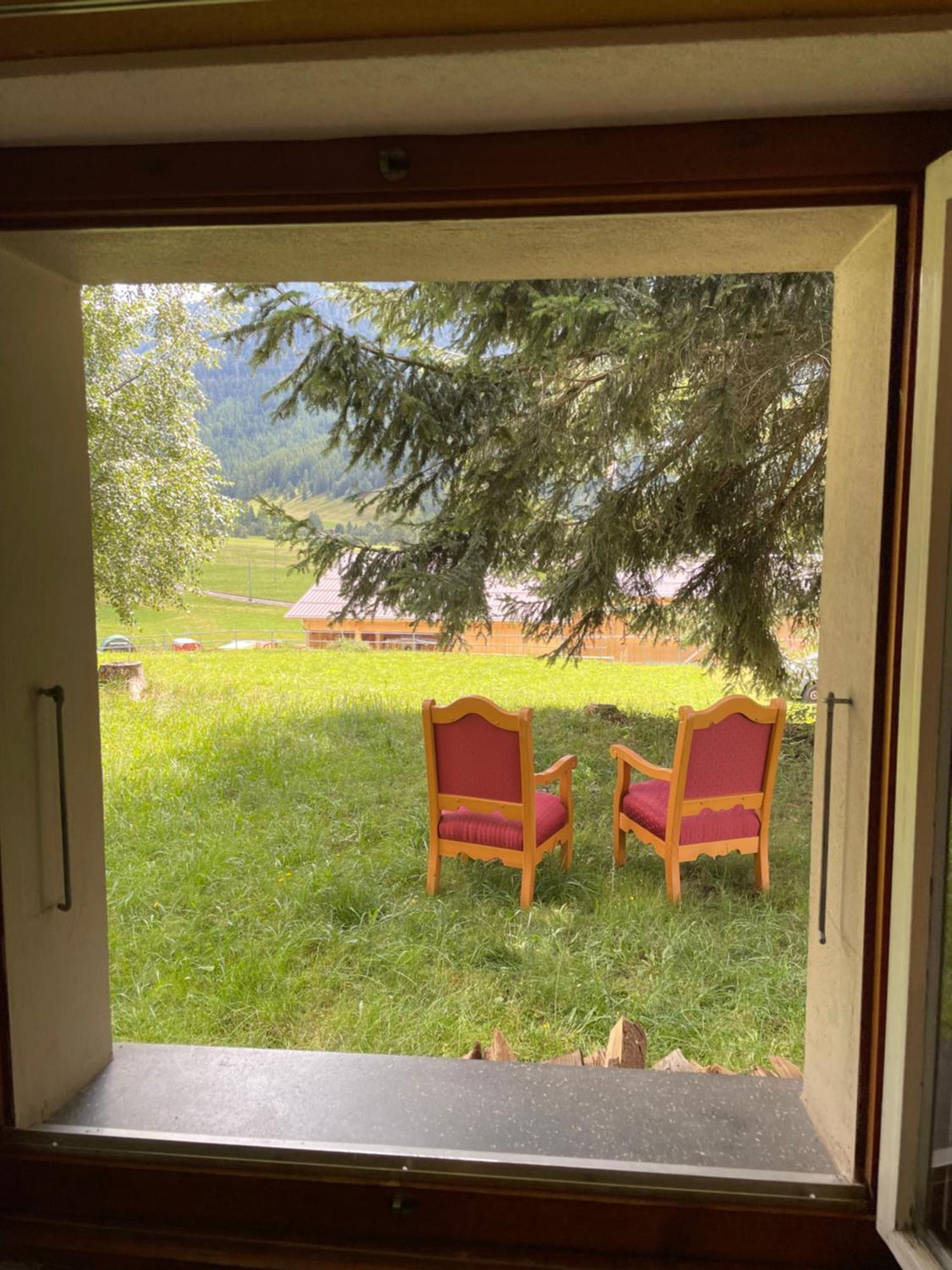 Hotel Restaurant Gommerhof Reckingen Rom bilde
